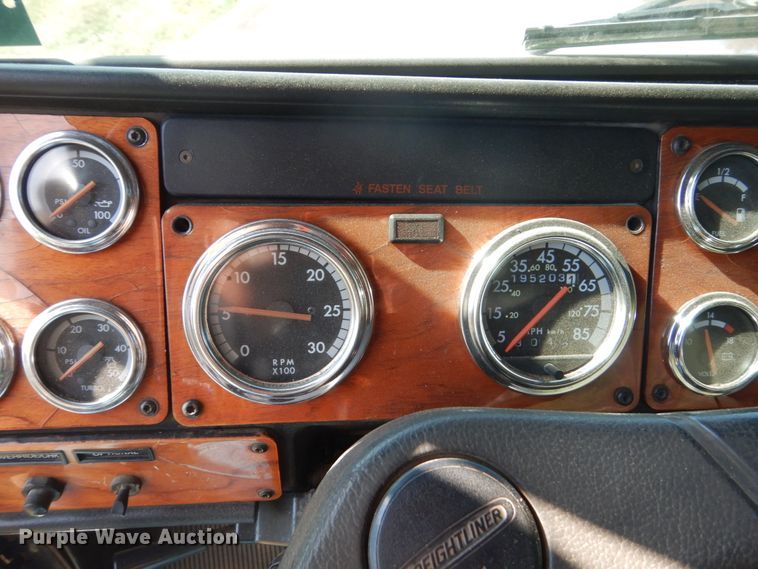 image for item FT9023 1998 Freightliner FLD  hook lift truck