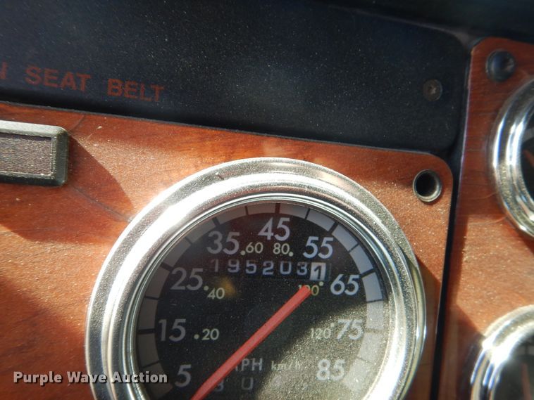 image for item FT9023 1998 Freightliner FLD  hook lift truck