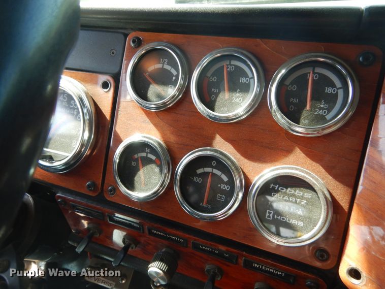 image for item FT9023 1998 Freightliner FLD  hook lift truck