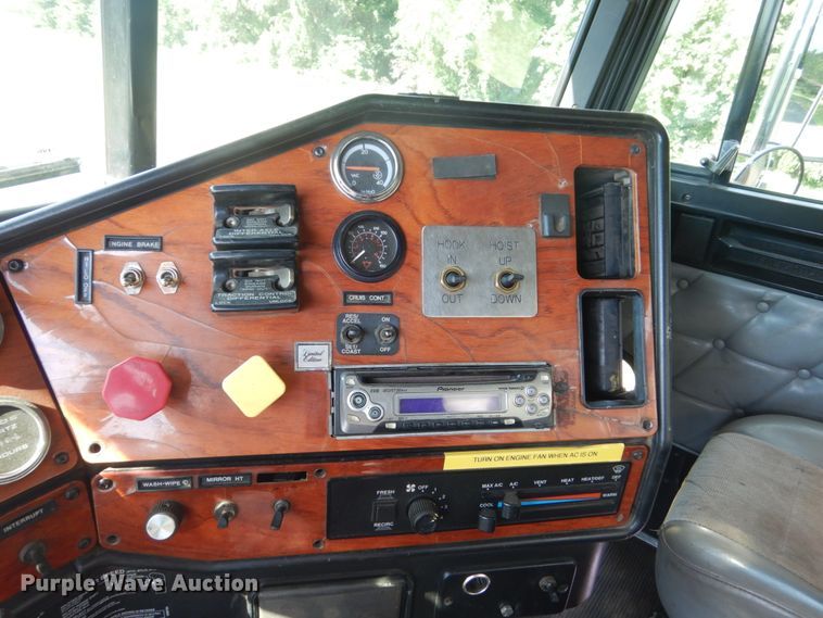 image for item FT9023 1998 Freightliner FLD  hook lift truck