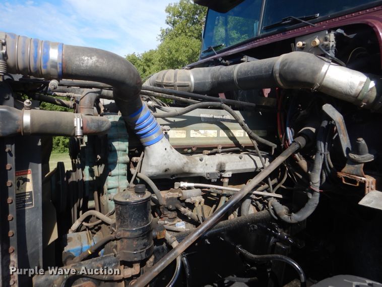 image for item FT9023 1998 Freightliner FLD  hook lift truck