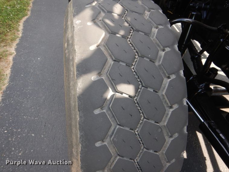 image for item FT9023 1998 Freightliner FLD  hook lift truck