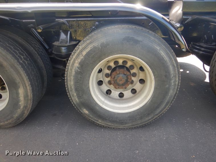 image for item FT9023 1998 Freightliner FLD  hook lift truck