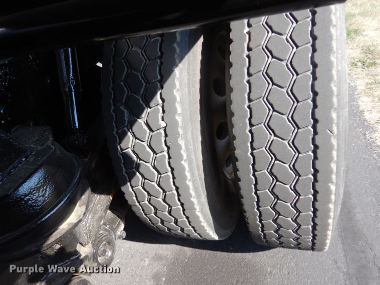 image for item FT9023 1998 Freightliner FLD  hook lift truck