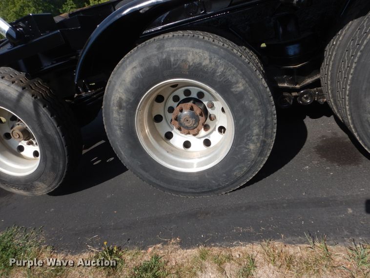 image for item FT9023 1998 Freightliner FLD  hook lift truck