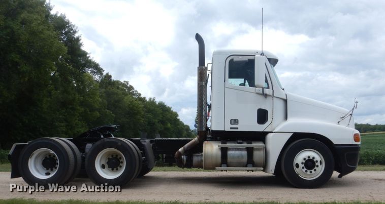 image for item FT9031 2008 Freightliner Century Class  semi truck