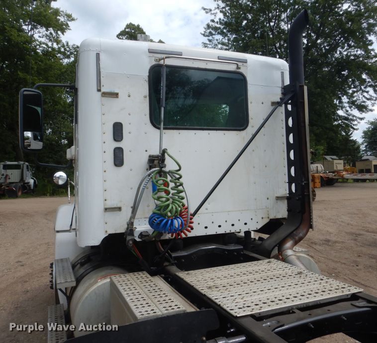 image for item FT9031 2008 Freightliner Century Class  semi truck