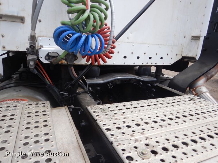 image for item FT9031 2008 Freightliner Century Class  semi truck