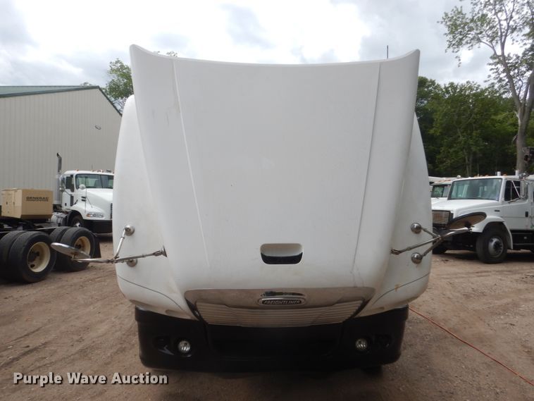 image for item FT9031 2008 Freightliner Century Class  semi truck