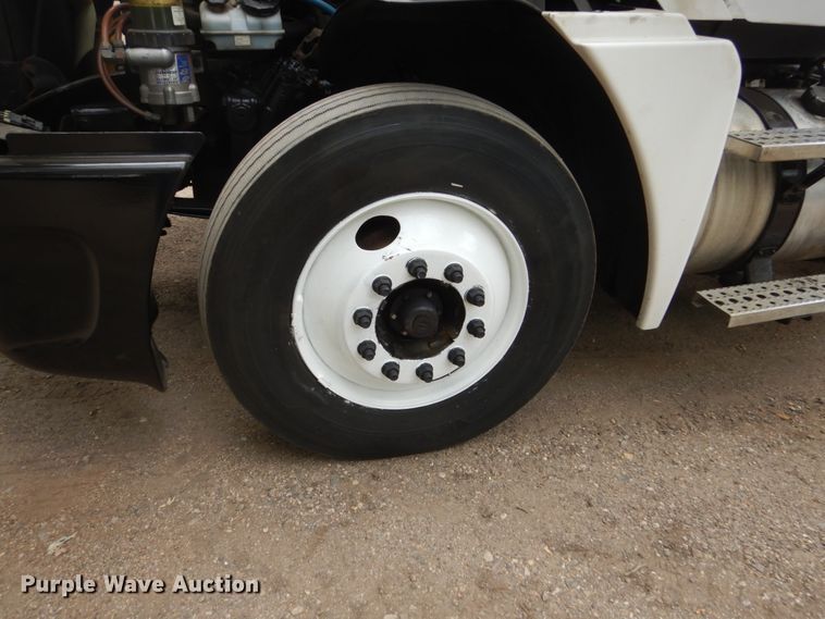 image for item FT9031 2008 Freightliner Century Class  semi truck