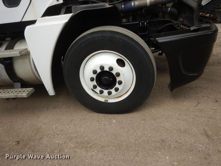 image for item FT9031 2008 Freightliner Century Class  semi truck