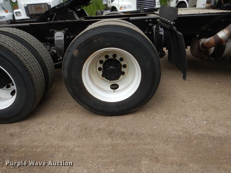 image for item FT9031 2008 Freightliner Century Class  semi truck