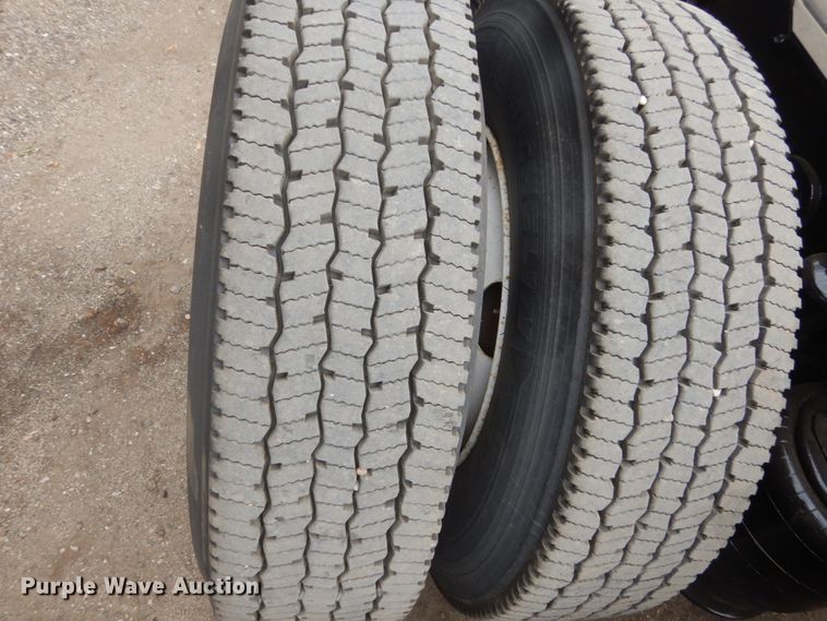 image for item FT9031 2008 Freightliner Century Class  semi truck