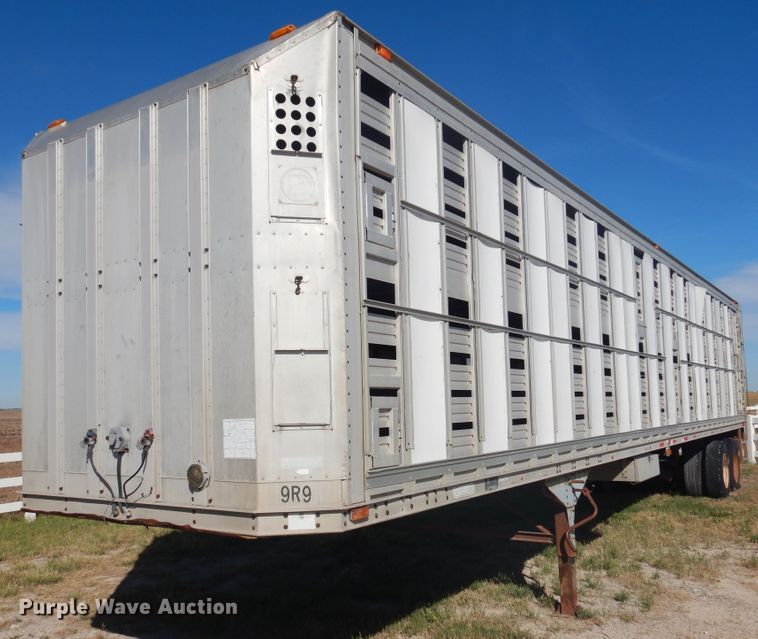 image for item GE9456 1991 Barrett 90L6369 Cattle Pot livestock trailer