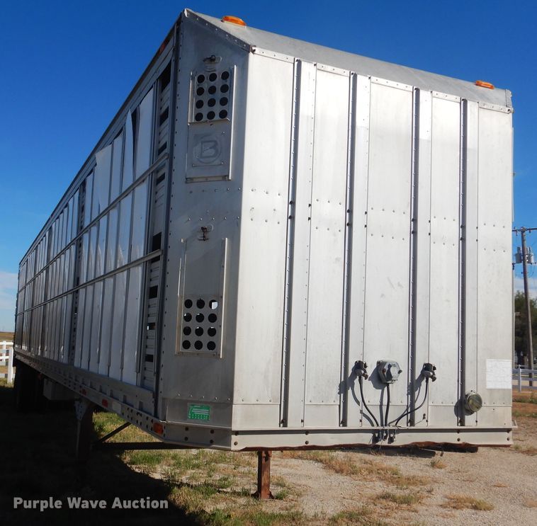 image for item GE9456 1991 Barrett 90L6369 Cattle Pot livestock trailer