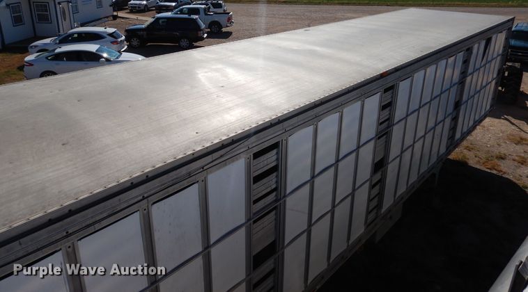 image for item GE9456 1991 Barrett 90L6369 Cattle Pot livestock trailer