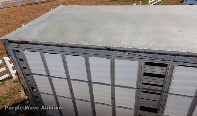 image for item GE9456 1991 Barrett 90L6369 Cattle Pot livestock trailer