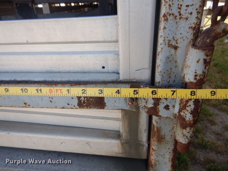 image for item GE9456 1991 Barrett 90L6369 Cattle Pot livestock trailer