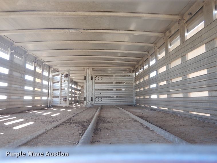 image for item GE9456 1991 Barrett 90L6369 Cattle Pot livestock trailer