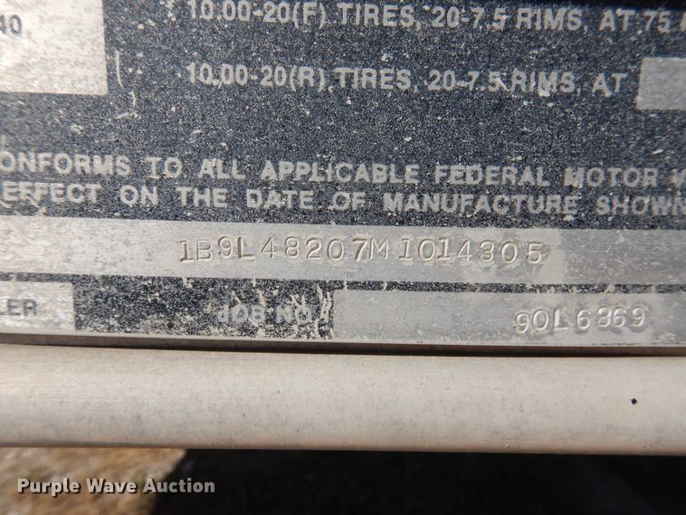 image for item GE9456 1991 Barrett 90L6369 Cattle Pot livestock trailer