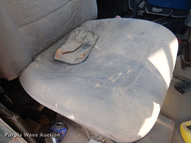 image for item GE9461 2000 Freightliner FLD120  semi truck