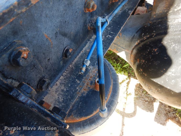 image for item GE9461 2000 Freightliner FLD120  semi truck