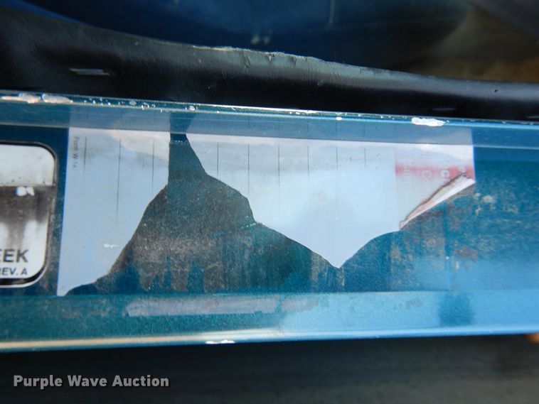 image for item GE9461 2000 Freightliner FLD120  semi truck