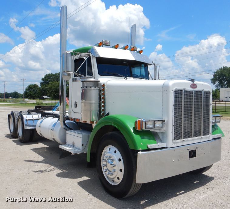 image for item GM9095 1993 Peterbilt 379  semi truck