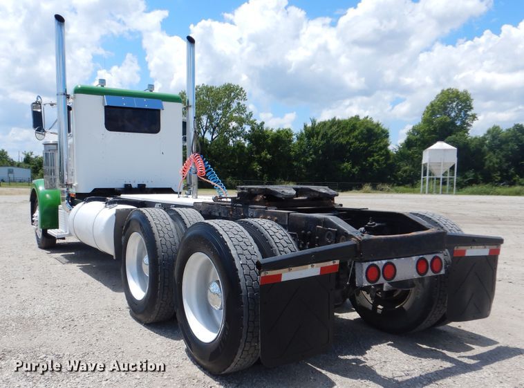 image for item GM9095 1993 Peterbilt 379  semi truck