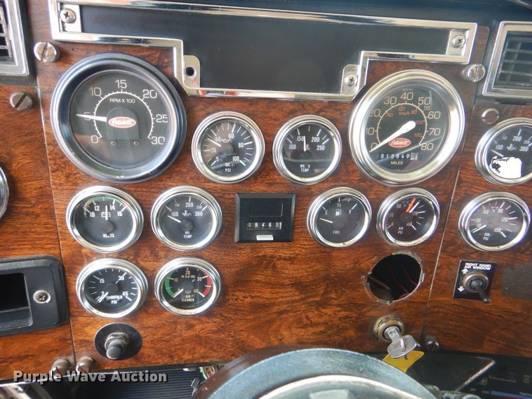 image for item GM9095 1993 Peterbilt 379  semi truck