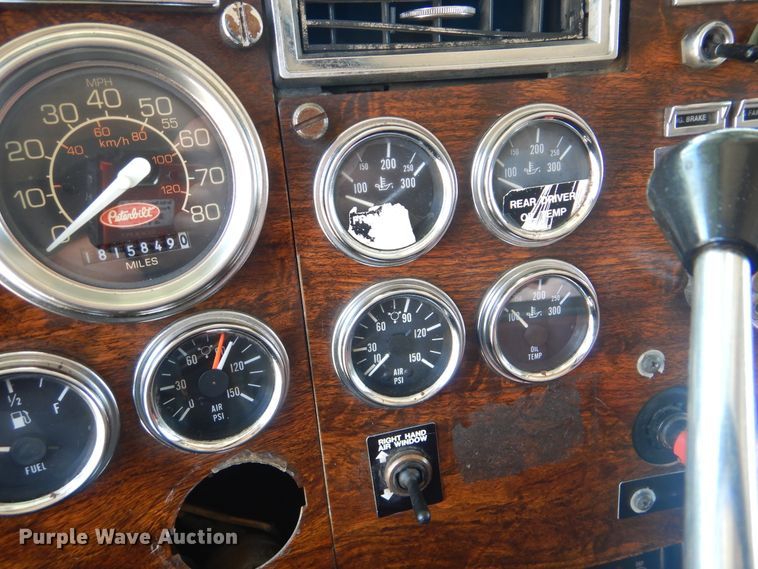 image for item GM9095 1993 Peterbilt 379  semi truck