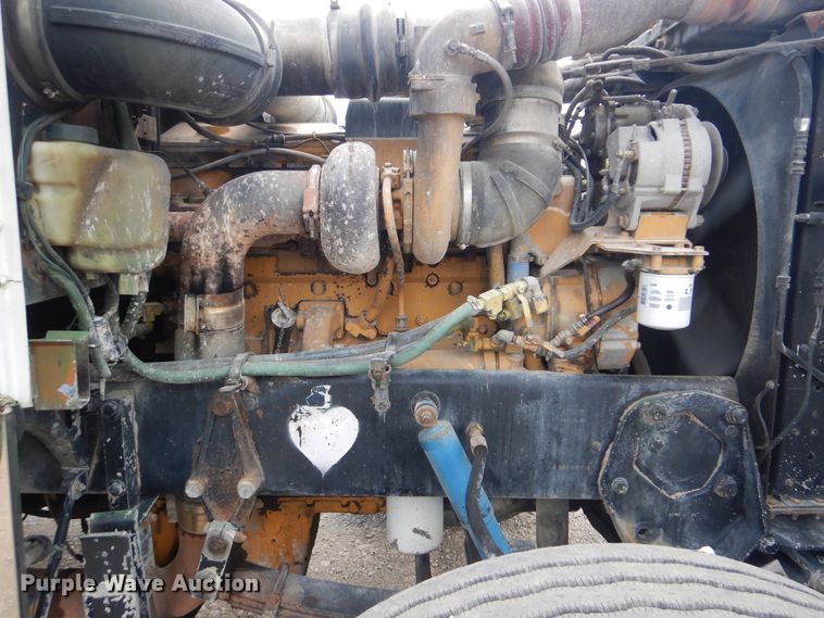 image for item GM9095 1993 Peterbilt 379  semi truck