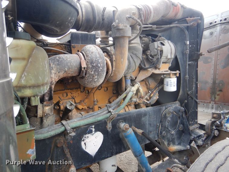 image for item GM9095 1993 Peterbilt 379  semi truck