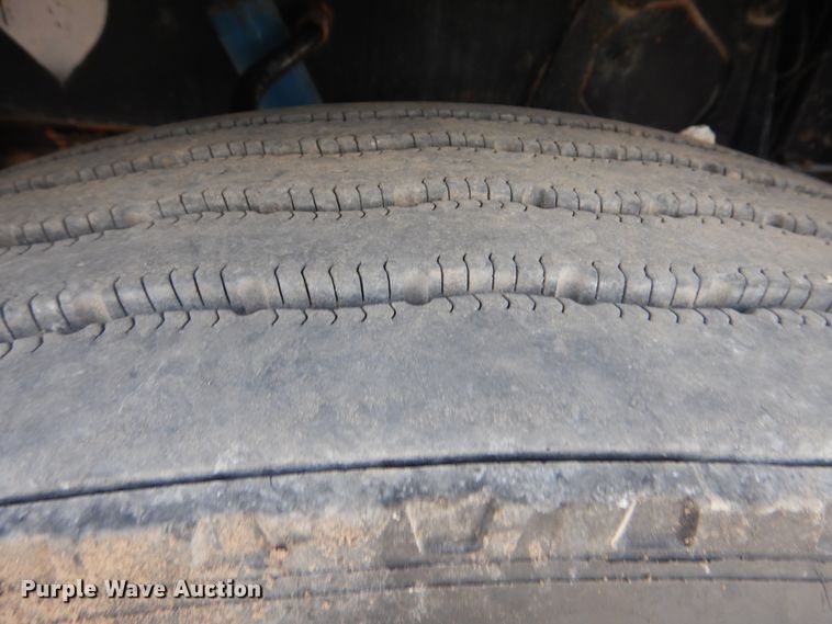 image for item GM9095 1993 Peterbilt 379  semi truck