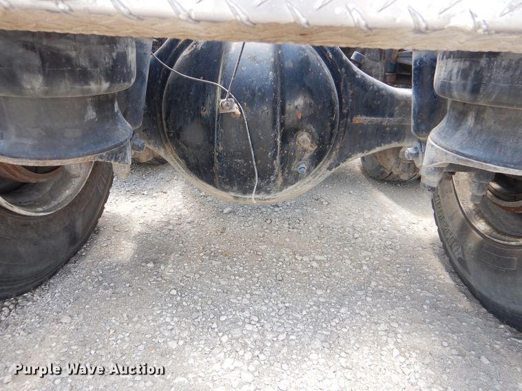 image for item GM9095 1993 Peterbilt 379  semi truck