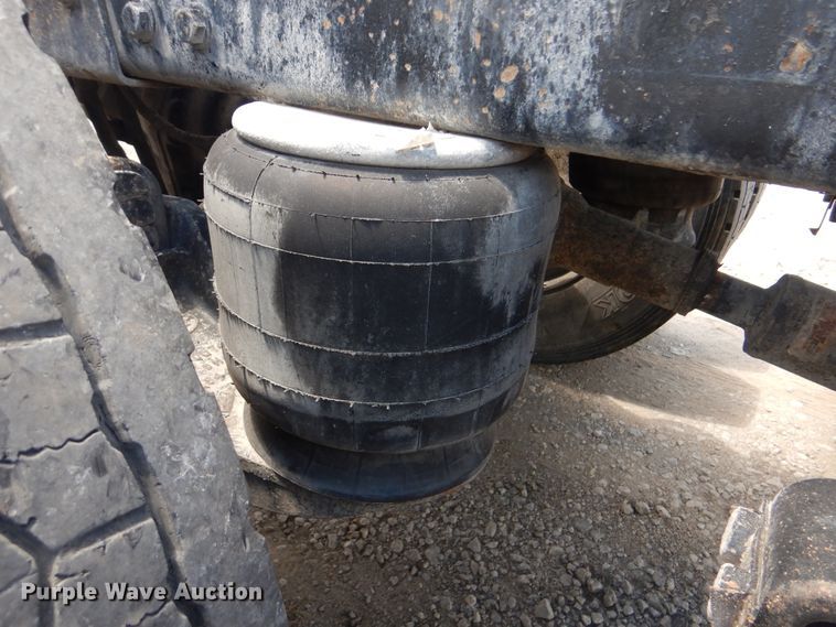 image for item GM9095 1993 Peterbilt 379  semi truck