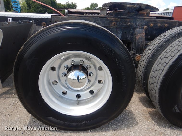 image for item GM9095 1993 Peterbilt 379  semi truck