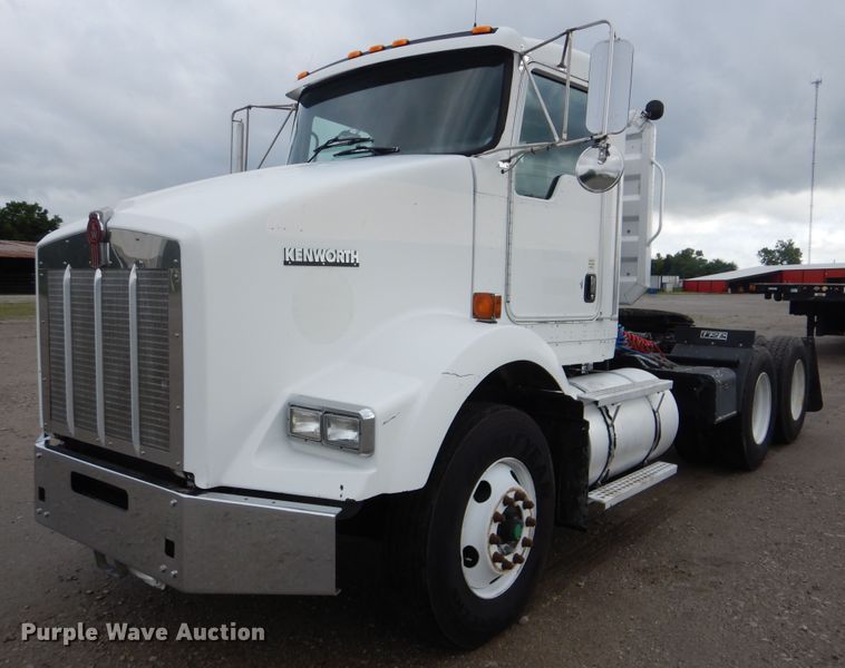 image for item GM9100 2006 Kenworth T800  semi truck