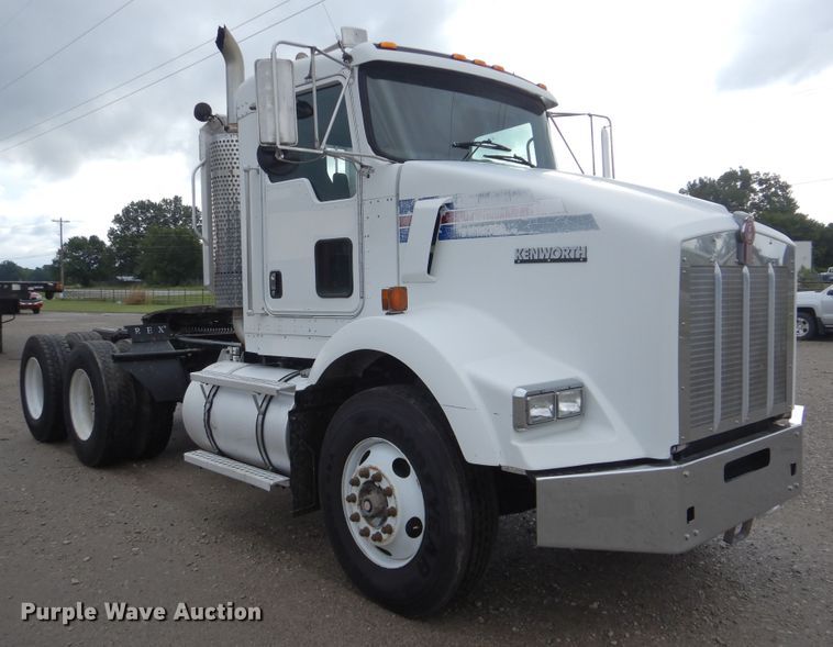 image for item GM9100 2006 Kenworth T800  semi truck