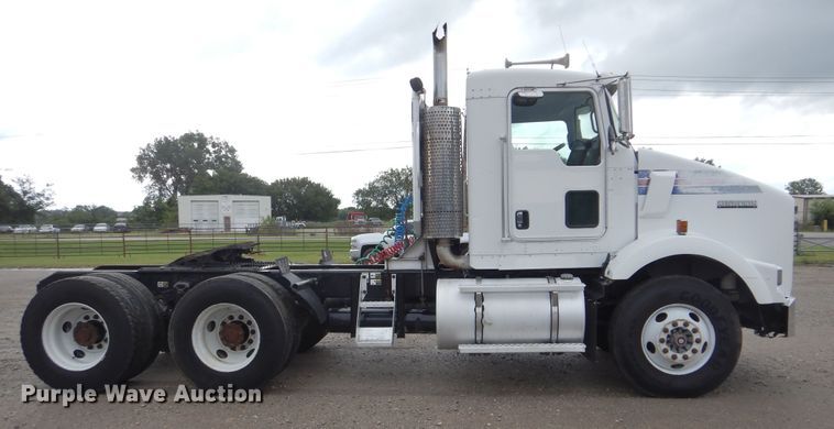 image for item GM9100 2006 Kenworth T800  semi truck