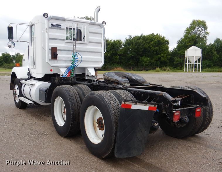 image for item GM9100 2006 Kenworth T800  semi truck