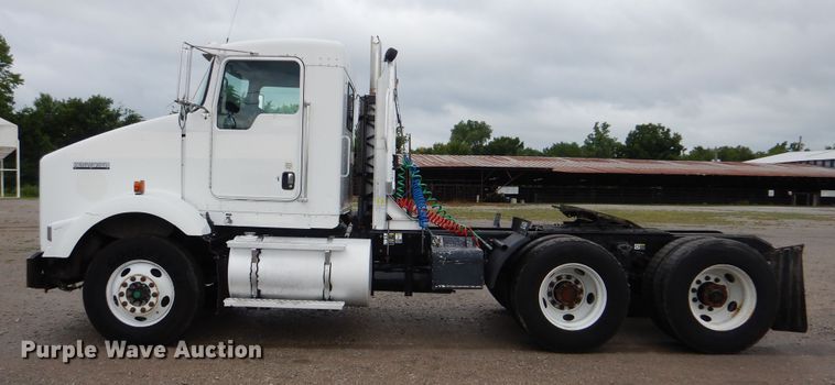 image for item GM9100 2006 Kenworth T800  semi truck