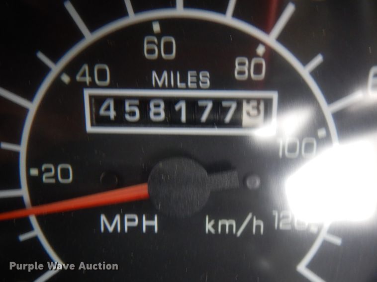 image for item GM9100 2006 Kenworth T800  semi truck