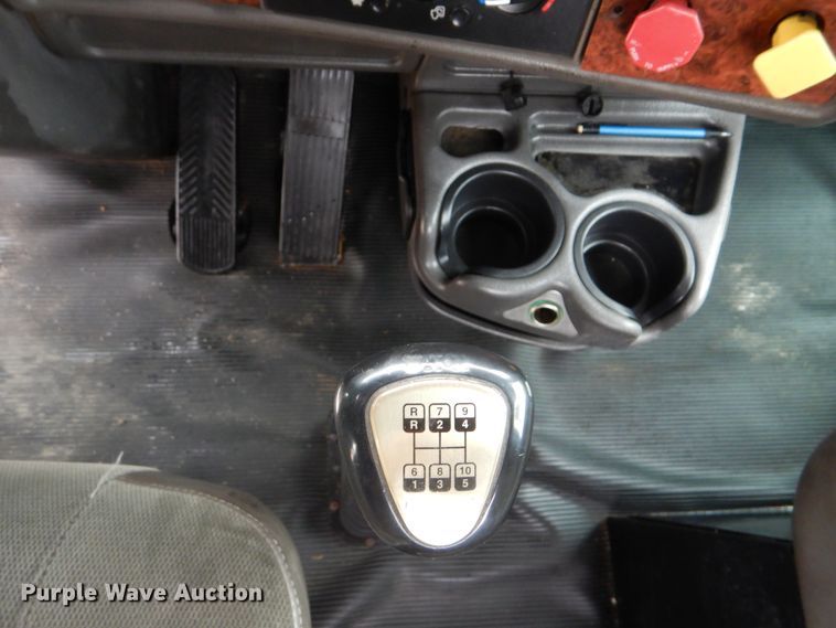 image for item GM9100 2006 Kenworth T800  semi truck