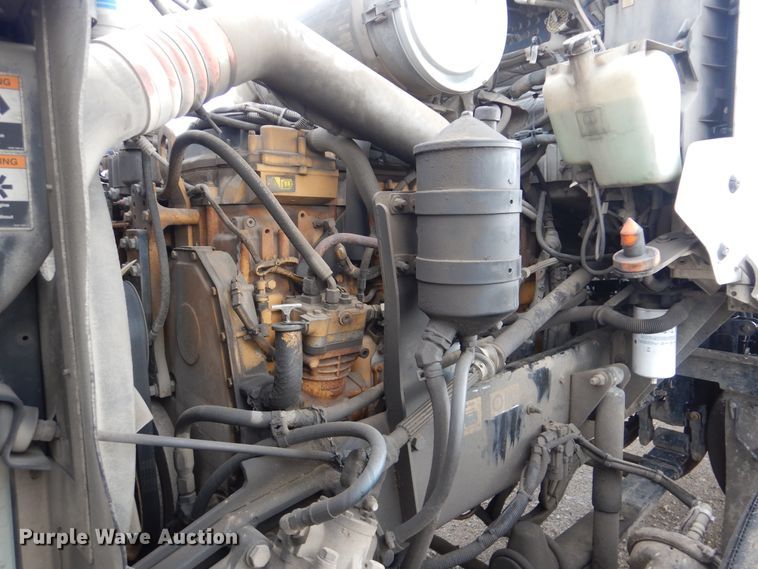 image for item GM9100 2006 Kenworth T800  semi truck