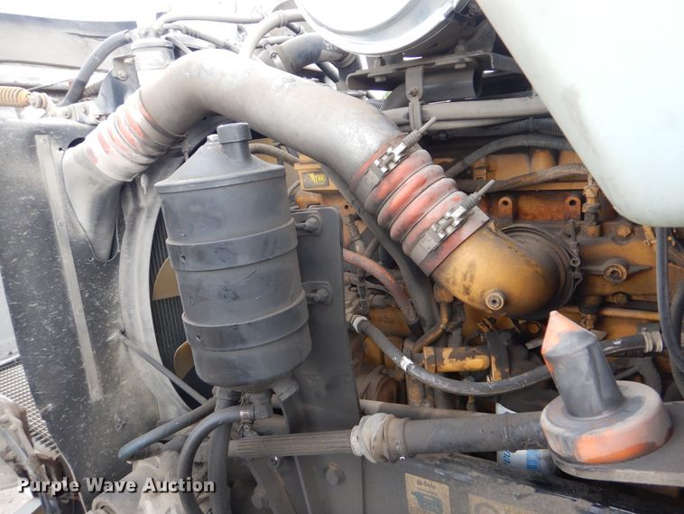 image for item GM9100 2006 Kenworth T800  semi truck