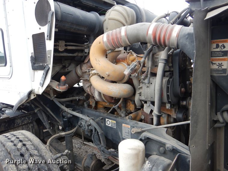 image for item GM9100 2006 Kenworth T800  semi truck