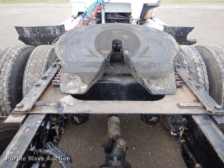 image for item GM9100 2006 Kenworth T800  semi truck