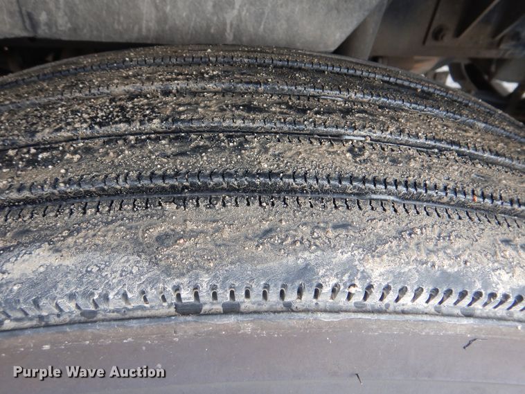 image for item GM9100 2006 Kenworth T800  semi truck