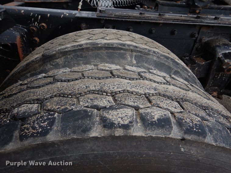 image for item GM9100 2006 Kenworth T800  semi truck